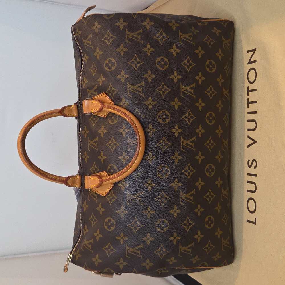 Louis Vuitton Ultra Rare 1992 Vintage Speedy40 Excellent condition lock/key #314
